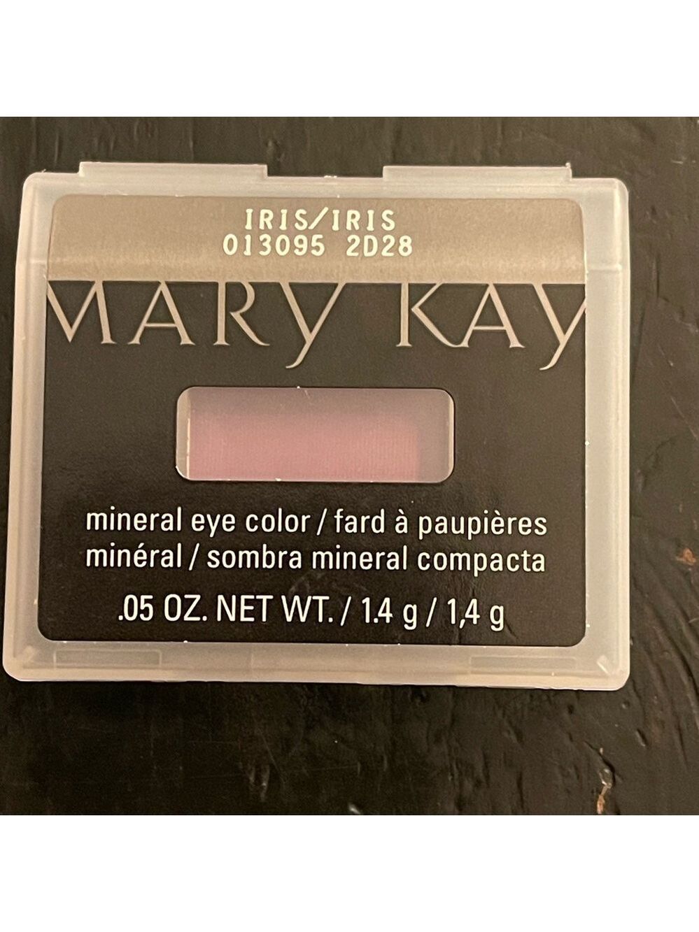 Mary Kay Mineral Eye Color-~Iris ~ .05 OZ. NEW! #013045